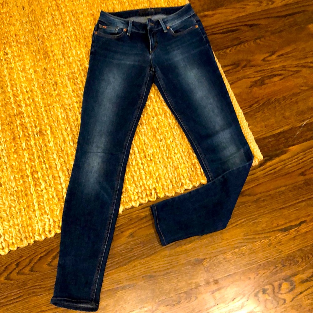 Joe’s jeans Chelsea fit